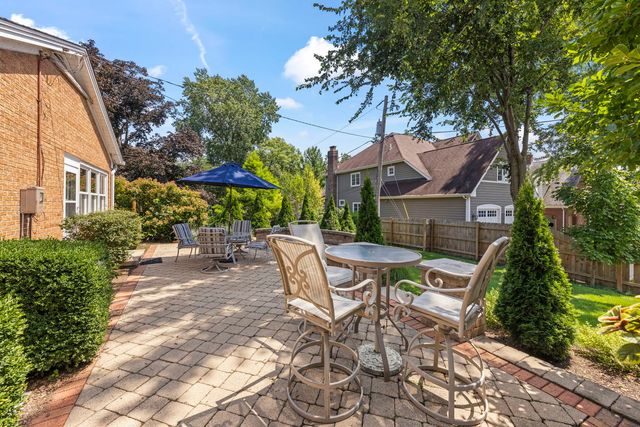 304 S Loomis Street, Naperville, IL 60540