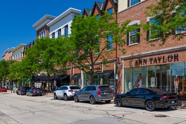 304 S Loomis Street, Naperville, IL 60540