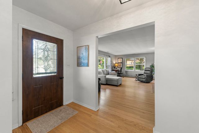 304 S Loomis Street, Naperville, IL 60540