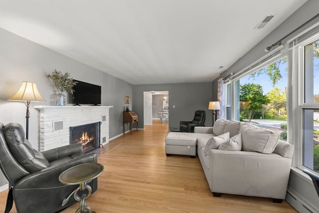 304 S Loomis Street, Naperville, IL 60540