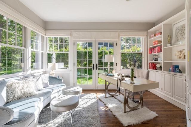 6 Hampton Rd, Lexington, MA 02421