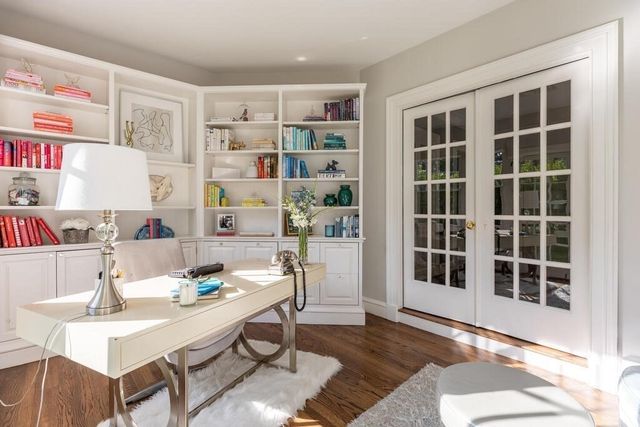 6 Hampton Rd, Lexington, MA 02421