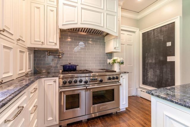 6 Hampton Rd, Lexington, MA 02421