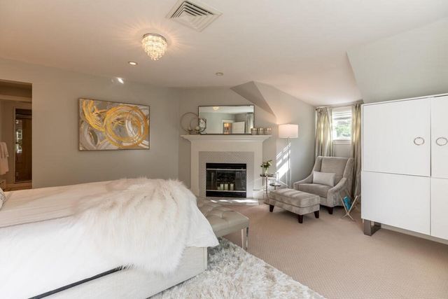 6 Hampton Rd, Lexington, MA 02421