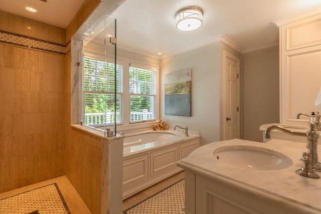 6 Hampton Rd, Lexington, MA 02421