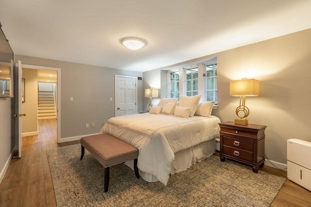 6 Hampton Rd, Lexington, MA 02421