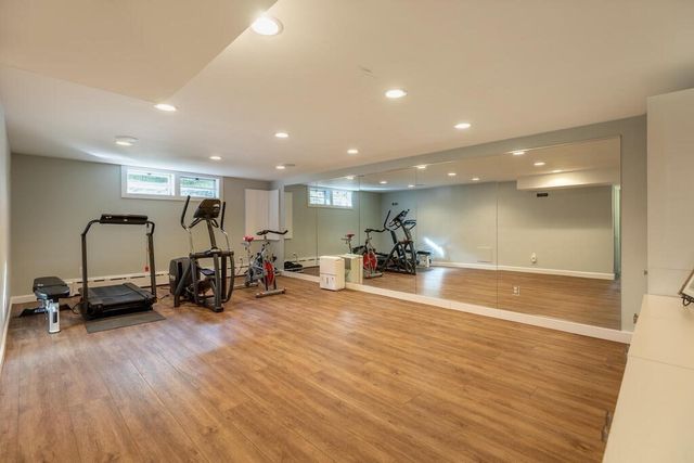 6 Hampton Rd, Lexington, MA 02421