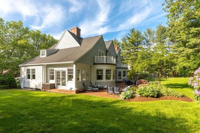 6 Hampton Rd, Lexington, MA 02421