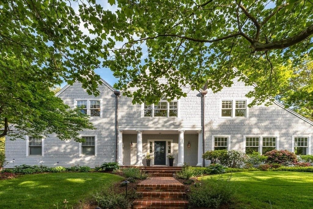 6 Hampton Rd, Lexington, MA 02421