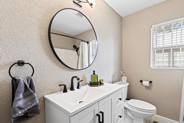 1130 S Montreal Avenue, Dallas, TX 75208