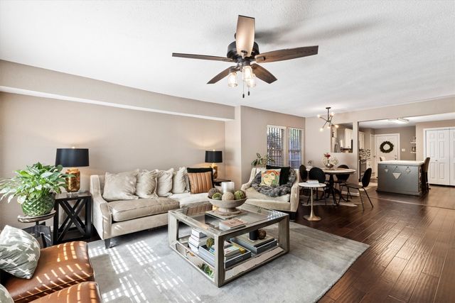 1130 S Montreal Avenue, Dallas, TX 75208