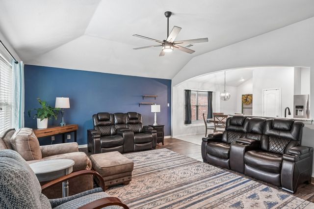 137 Tomahawk Drive, Greenville, TX 75402