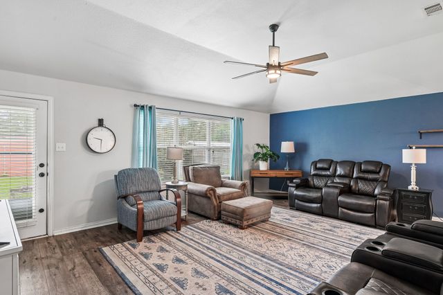 137 Tomahawk Drive, Greenville, TX 75402