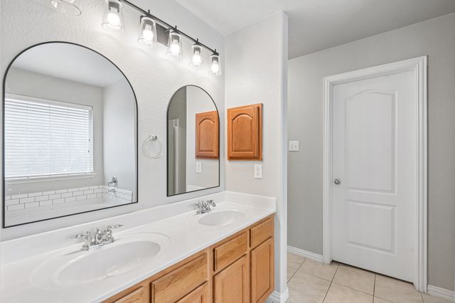 137 Tomahawk Drive, Greenville, TX 75402