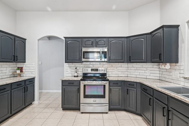 137 Tomahawk Drive, Greenville, TX 75402