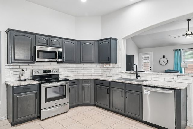 137 Tomahawk Drive, Greenville, TX 75402