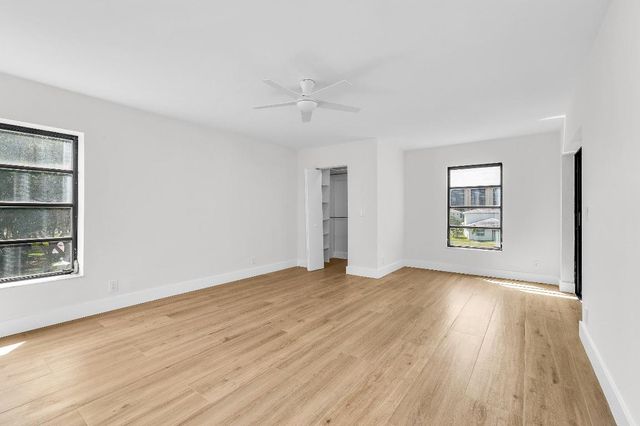 7290 Kinghurst Drive 301, Delray Beach, FL 33446