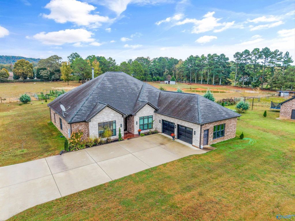 3149 Old Railroad Bed Road, Harvest, AL 35749