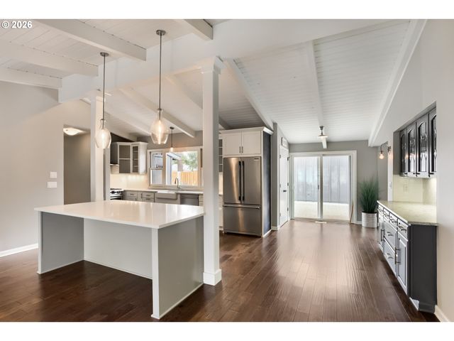 5995 SHAKESPEARE St, Lake Oswego, OR 97035