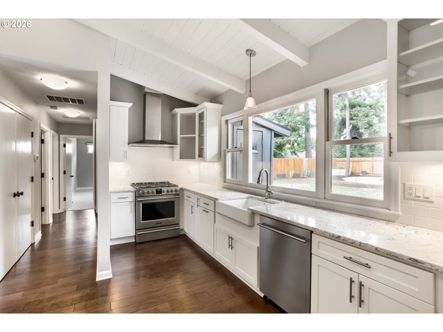 5995 SHAKESPEARE St, Lake Oswego, OR 97035
