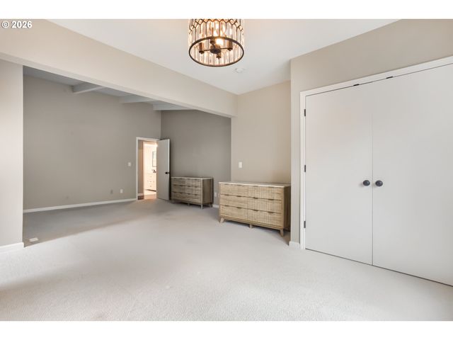 5995 SHAKESPEARE St, Lake Oswego, OR 97035