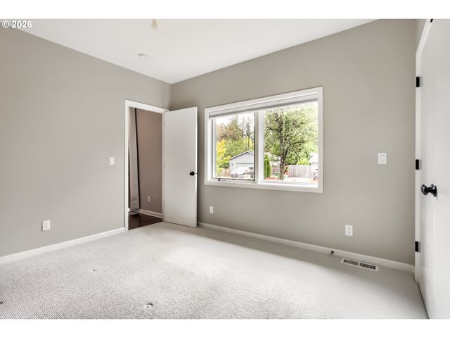5995 SHAKESPEARE St, Lake Oswego, OR 97035