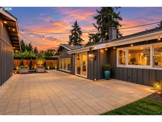 5995 SHAKESPEARE St, Lake Oswego, OR 97035