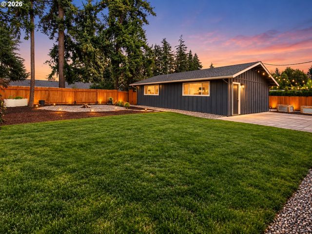 5995 SHAKESPEARE St, Lake Oswego, OR 97035