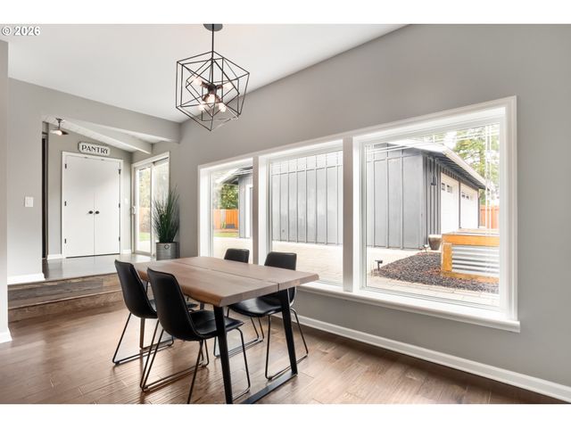5995 SHAKESPEARE St, Lake Oswego, OR 97035