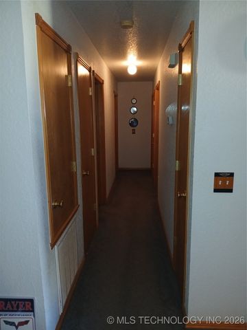 711 E Iowa Street, Whitefield, OK 74472