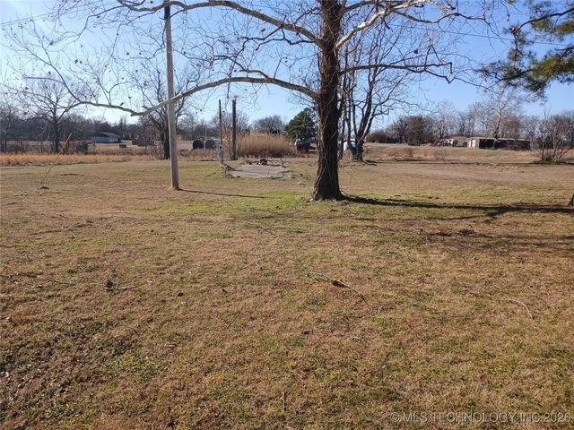 711 E Iowa Street, Whitefield, OK 74472