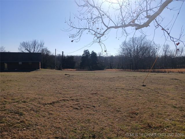 711 E Iowa Street, Whitefield, OK 74472