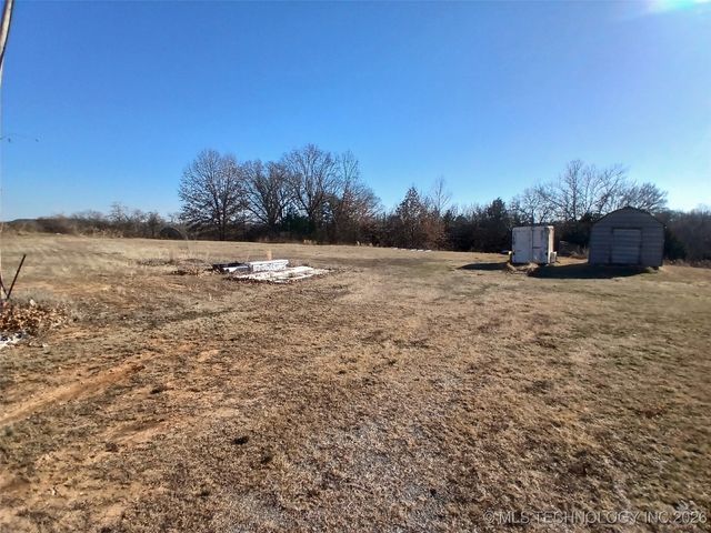 711 E Iowa Street, Whitefield, OK 74472