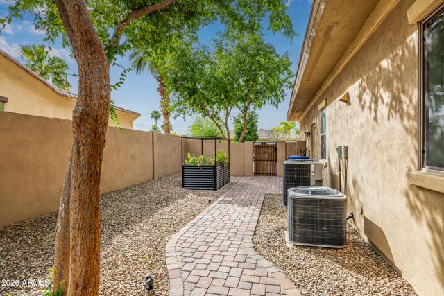 5205 S SANDSTONE Place, Chandler, AZ 85249