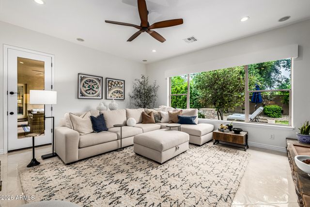 5205 S SANDSTONE Place, Chandler, AZ 85249