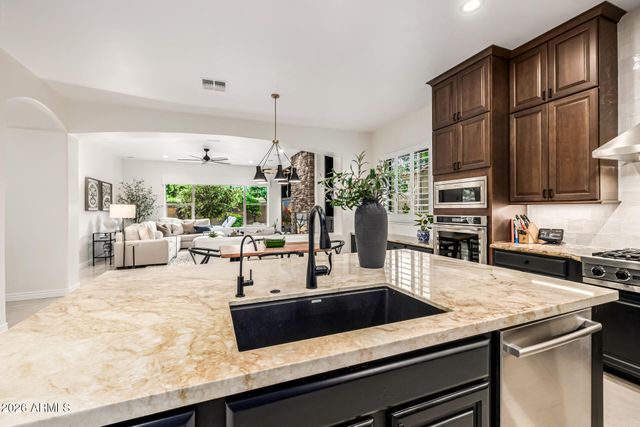 5205 S SANDSTONE Place, Chandler, AZ 85249