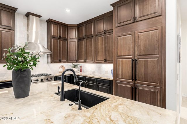 5205 S SANDSTONE Place, Chandler, AZ 85249