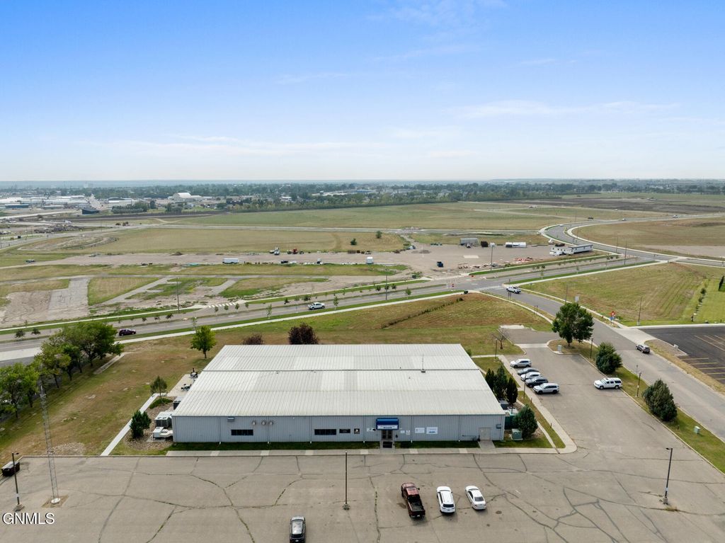 3410 4th Avenue W, Williston, ND 58801