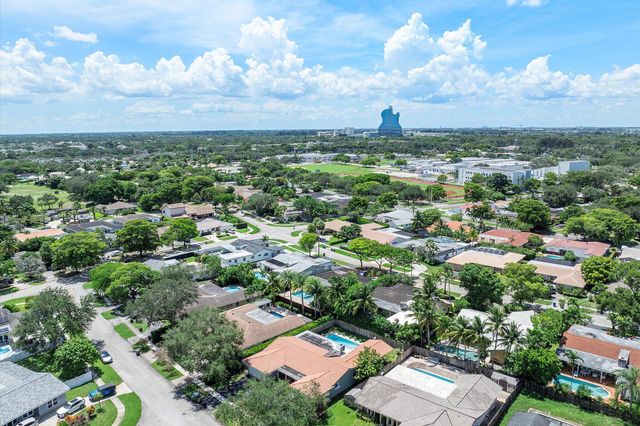5101 N 36th Court, Hollywood, FL 33021