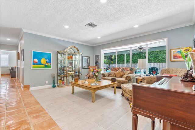5101 N 36th Court, Hollywood, FL 33021