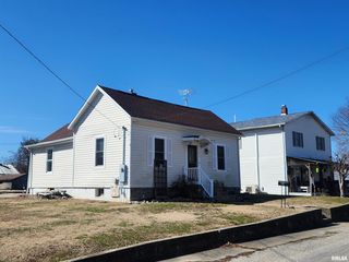 206 E SOUTH Street, Pinckneyville, IL 62274
