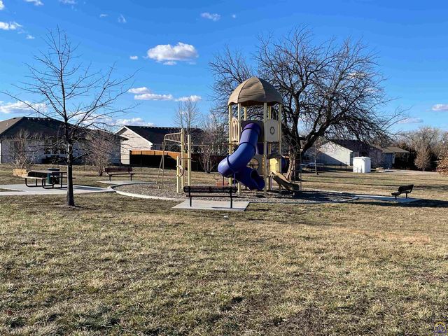 4313 SE Chisolm RD, Topeka, KS 66609