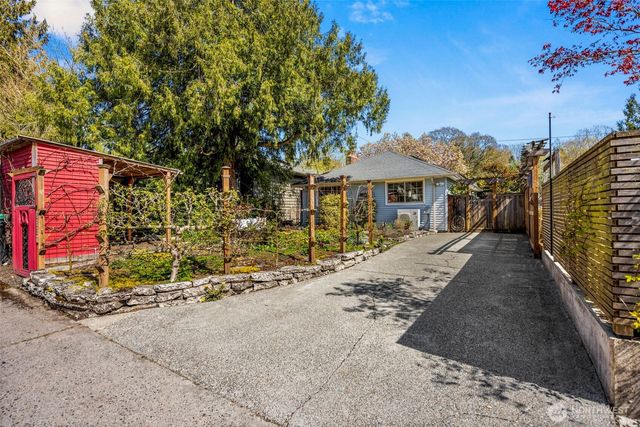 3321 35th Avenue S, Seattle, WA 98144