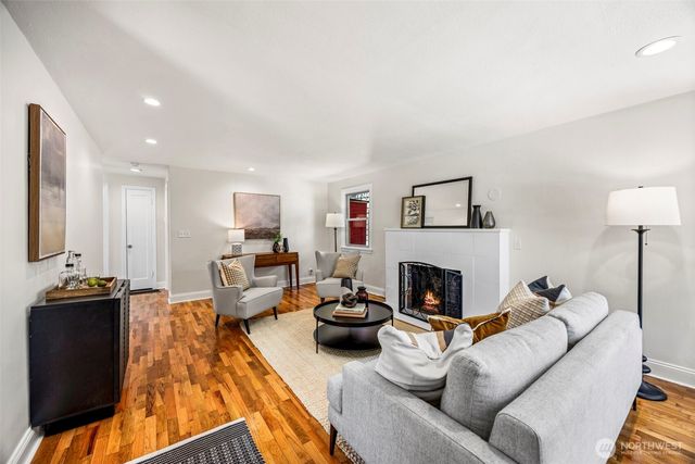 3321 35th Avenue S, Seattle, WA 98144