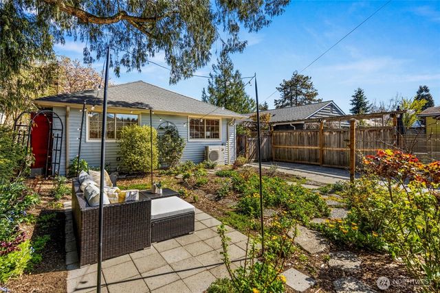 3321 35th Avenue S, Seattle, WA 98144