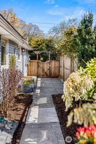 3321 35th Avenue S, Seattle, WA 98144