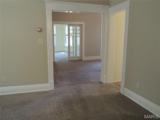 523 E College Avenue, Greenville, IL 62246