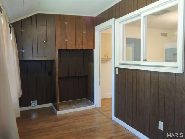 523 E College Avenue, Greenville, IL 62246