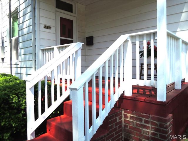 523 E College Avenue, Greenville, IL 62246