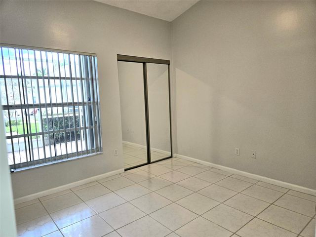 5912 NW 93rd Ter, Tamarac, FL 33321